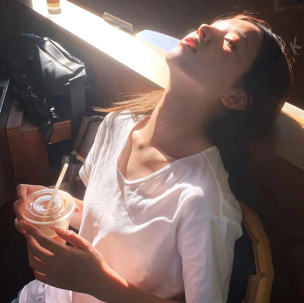 万花嬉春